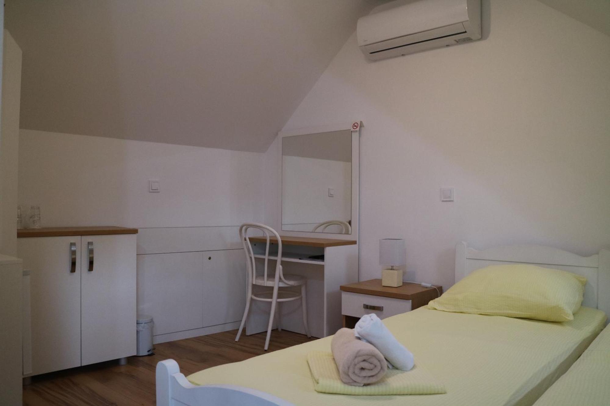 Studio Apartments & Rooms Lela, Sipan Island シパンスカ・ルカ エクステリア 写真