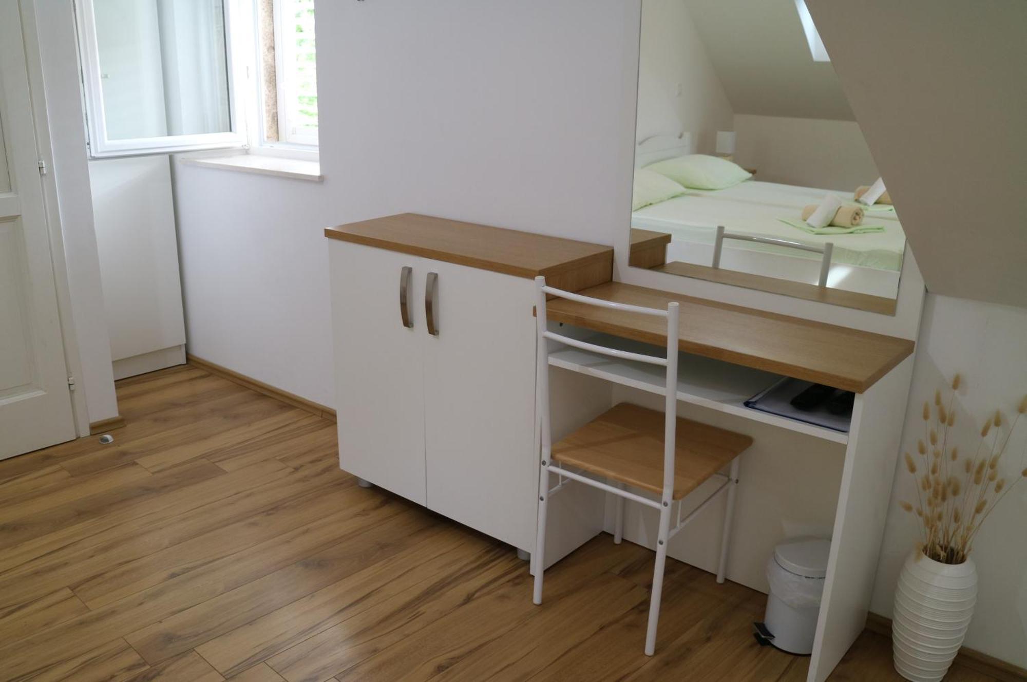 Studio Apartments & Rooms Lela, Sipan Island シパンスカ・ルカ 部屋 写真
